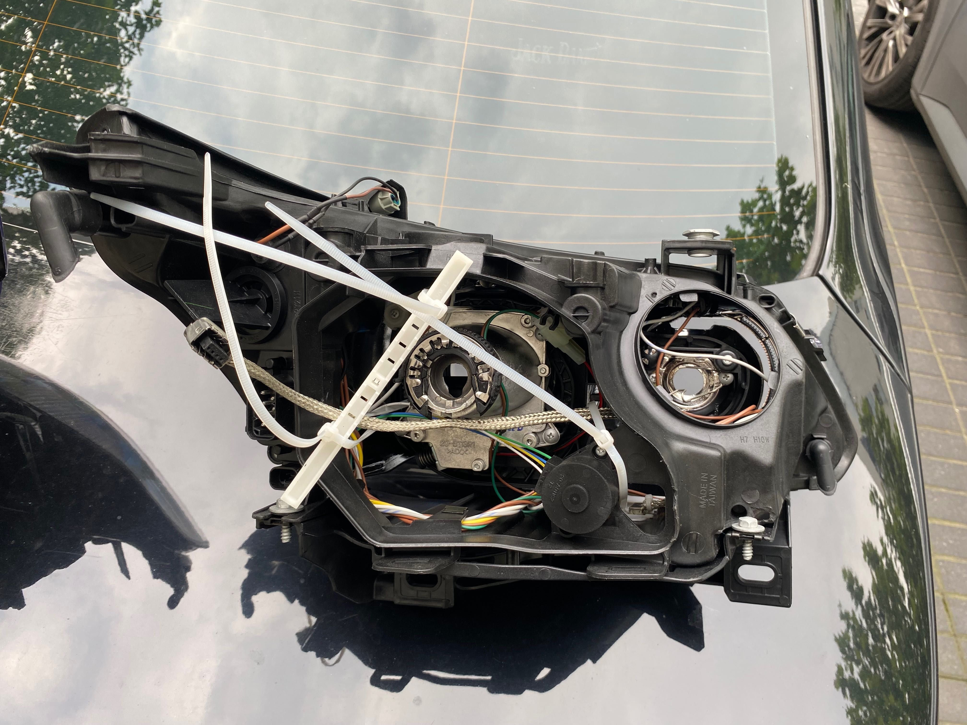 NOWE Lampy bi-xenon D1S TYC BMW e60-61