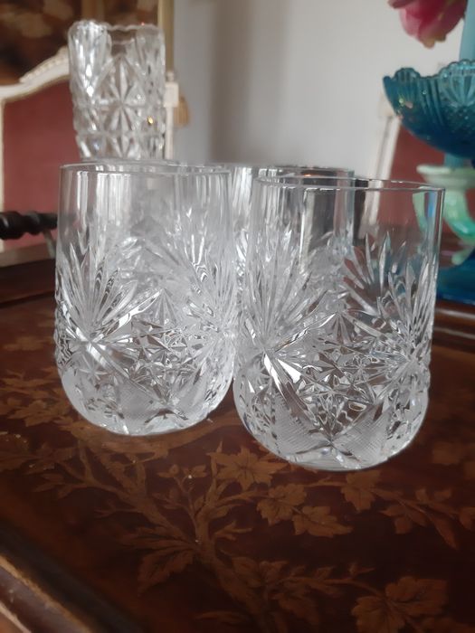 Szklanki krysztalowe