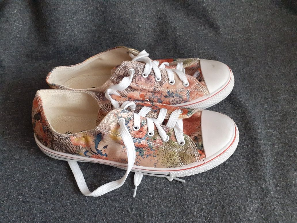 Nowe trampki kolorowe