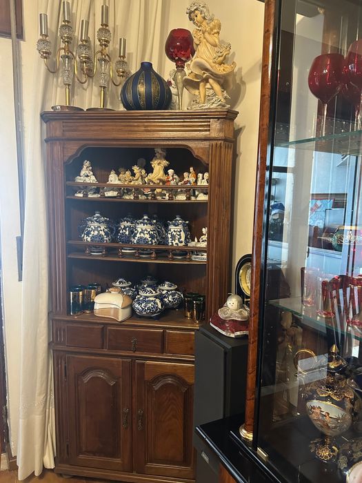 Cantoneira antiga em madeira