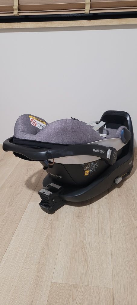 Fotelik maxi cosi pebble plus z bazą
