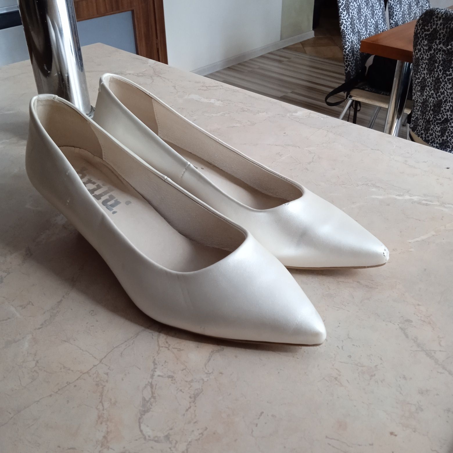 Sprzedam buty damskie