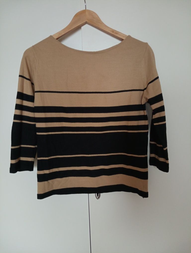 Sweter beżowy w czarne paski