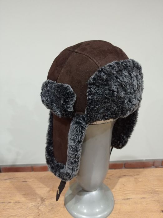 Czapka 100%skóra owcza  uszatki oraz toczki