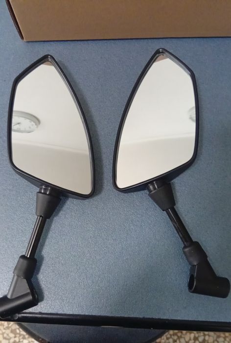 Espelhos de mota dá para rosca 10m e para 8m novos por estrear