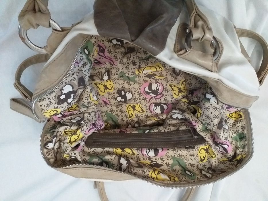 Mala Guess tamanho médio