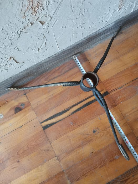 Подставка для елки, тринога