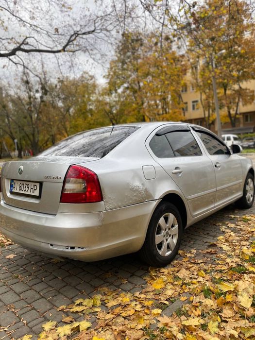 Продам Шкоду Октавия 1.6газ/бенз 2010 год