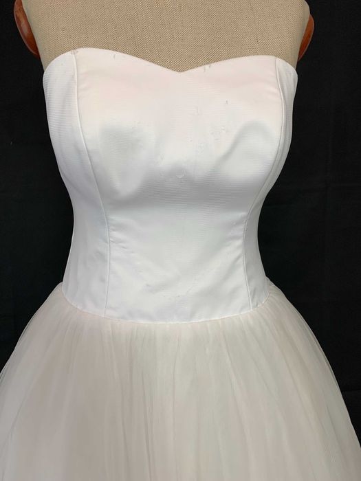 Minimalistyczna suknia ślubna balowa 36/38 S/M księżniczka tiulowa