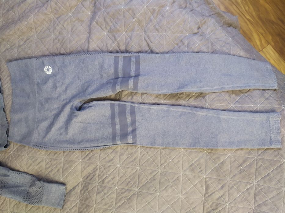 KOMPLET (legginsy+top) BEZSZWOWY Z SIATECZKĄ SZARY od MartiBikiniStore