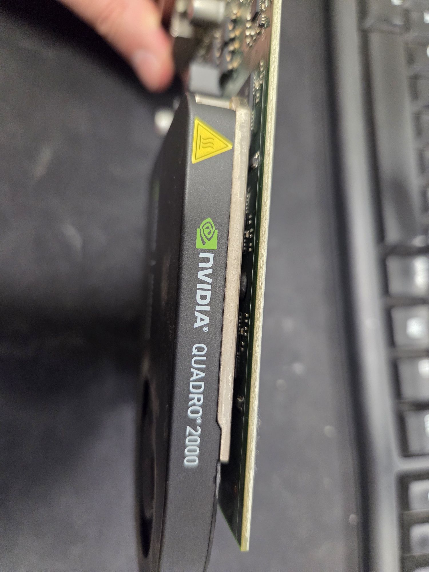 Karta NVidia k2000