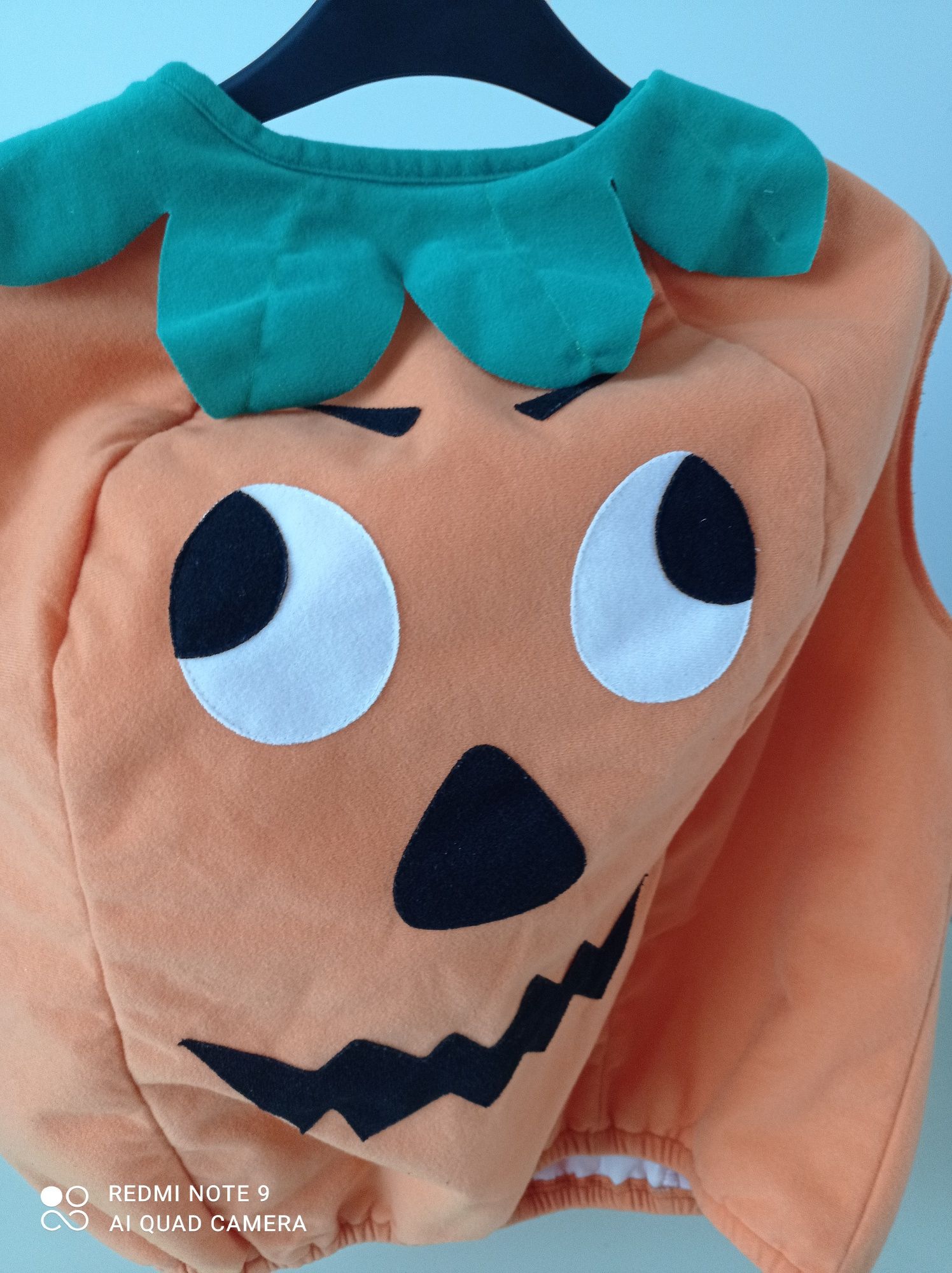 Halloween. Dynia.Przebranie, strój na bal