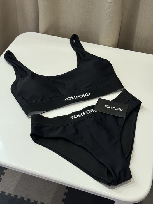 Купальник Balenciaga Баленсіага чорний спортивний топ баленсиага