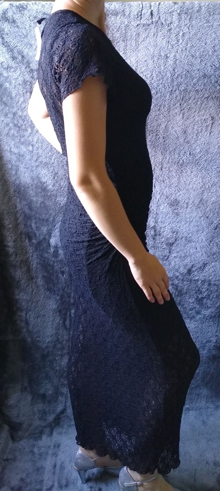 Obcisła, długa, koronkowa sukienka H&M