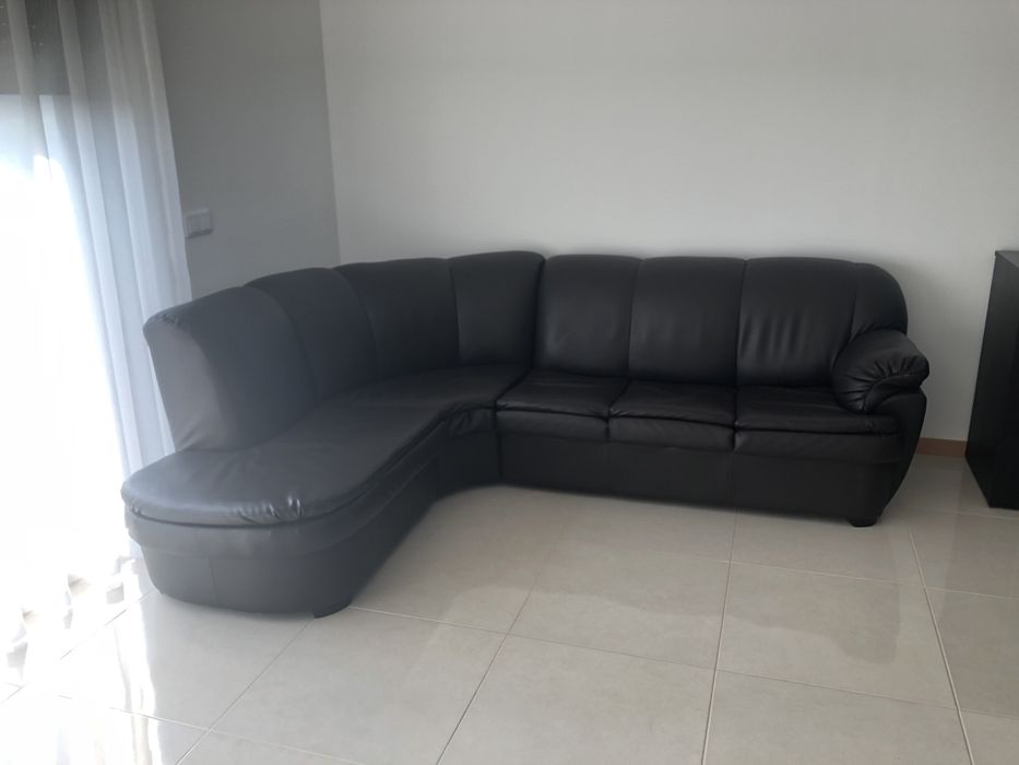 Sofá em pele sintética