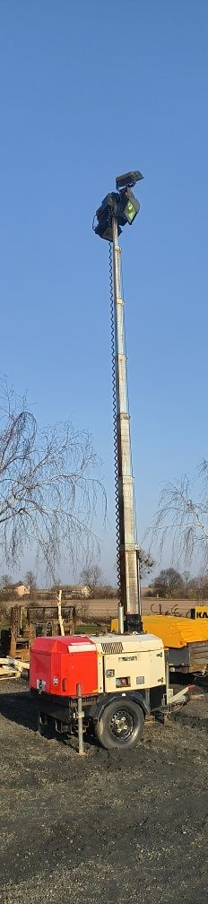 Maszt oświetleniowy