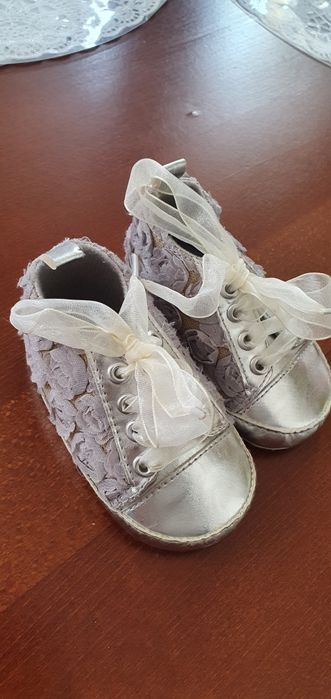 Buty niechodki dla niemowlaka
