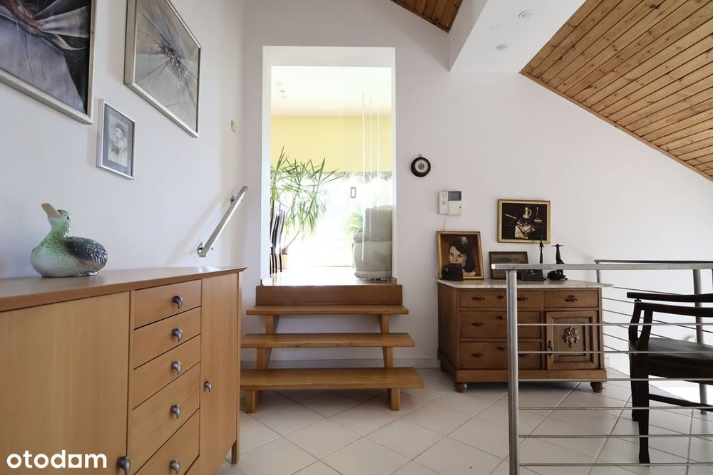 Dom z częścią mieszkalną i usługową