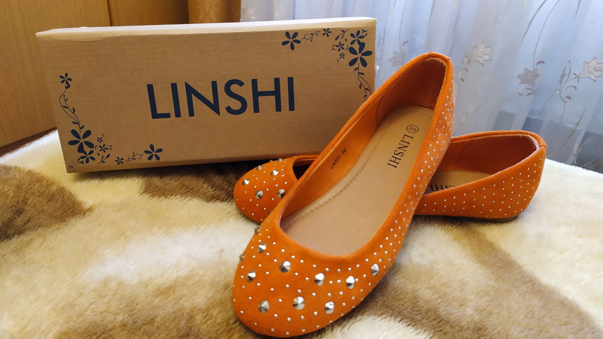 Продам новые балетки Linshi