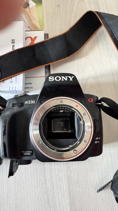 Sony Alpha 230 – Câmara DSLR Usada em Bom Estado