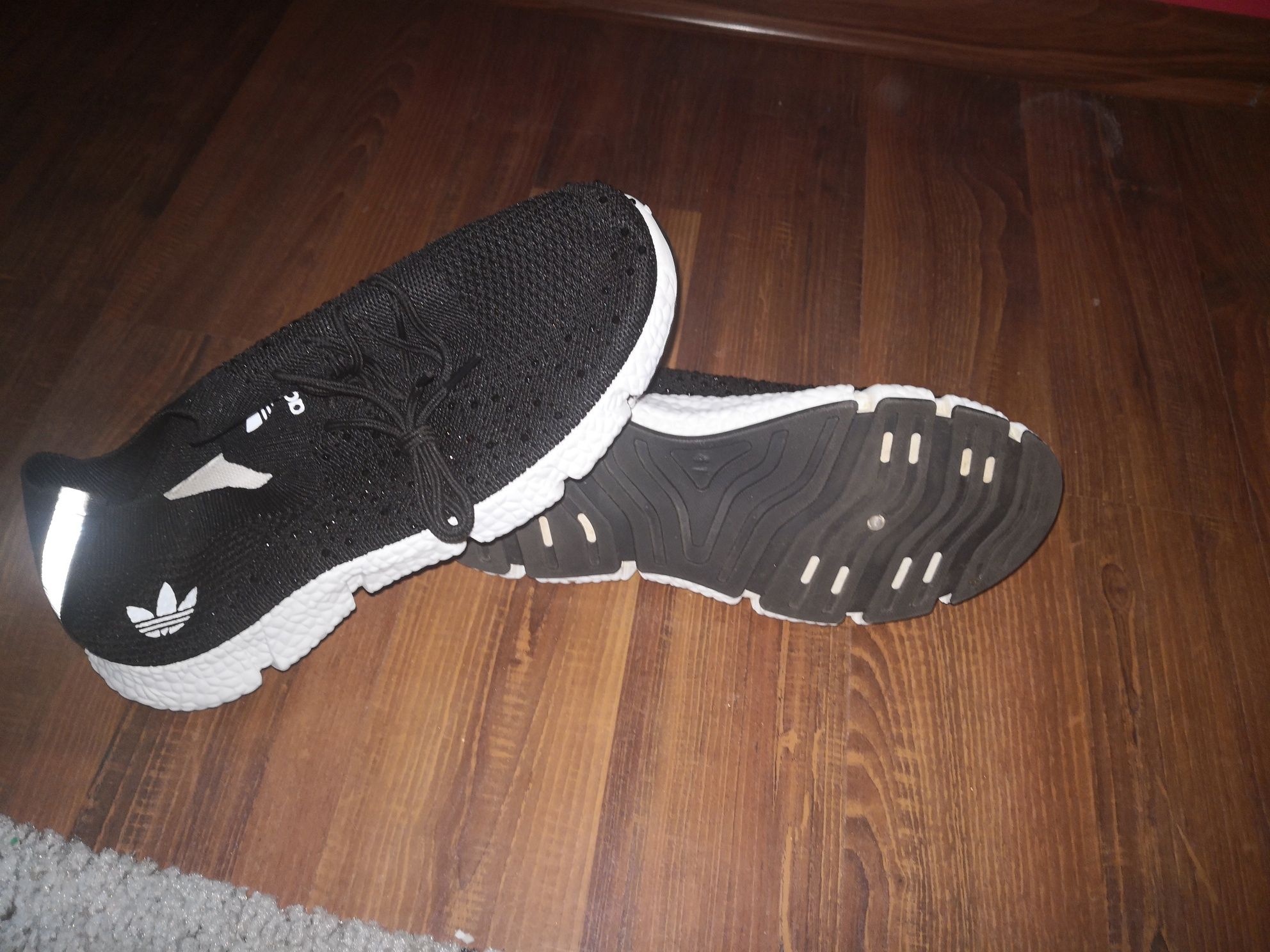 Buty sportowe damskie