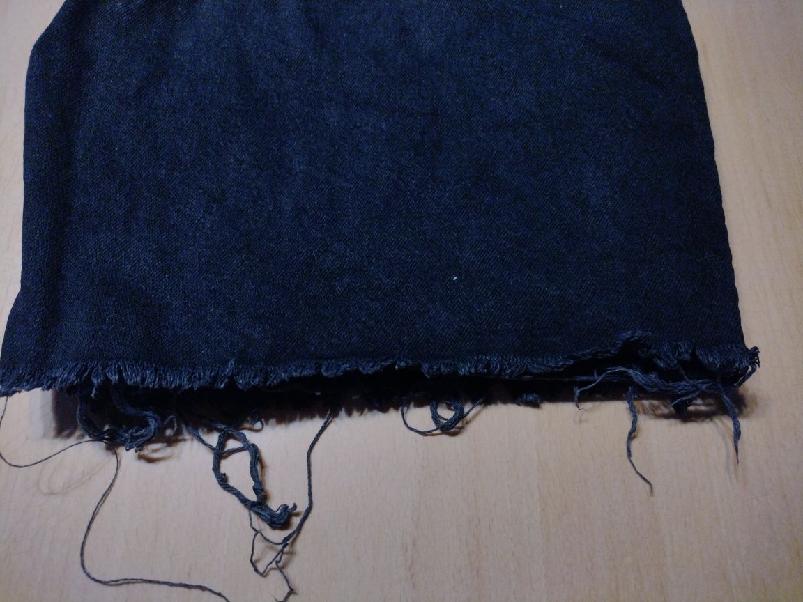 House Spodnie jeansowe z dziurami rozm W32