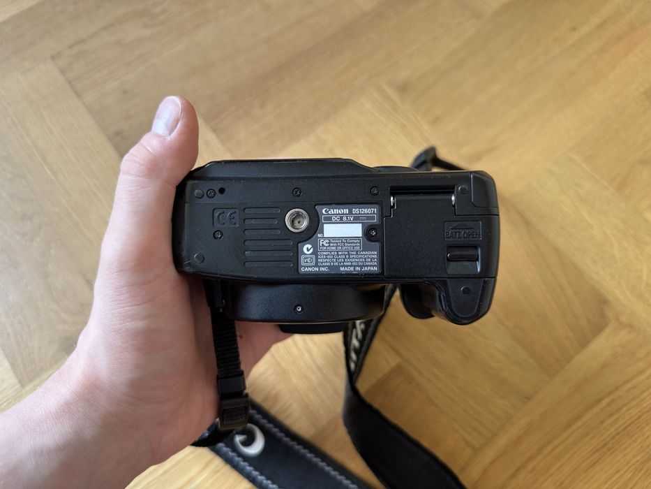 ZESTAW Canon EOS 350D digital + 3 akumulatory + ładowarka + pokrowiec