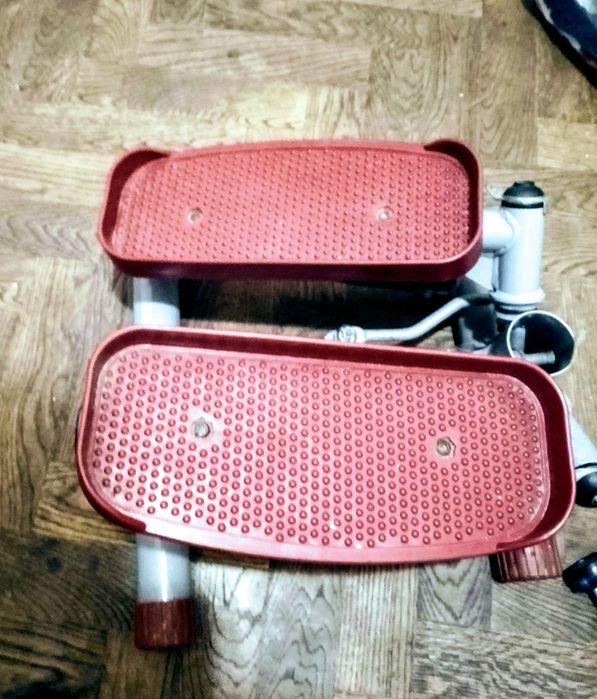 Маленький велотренажер степпер