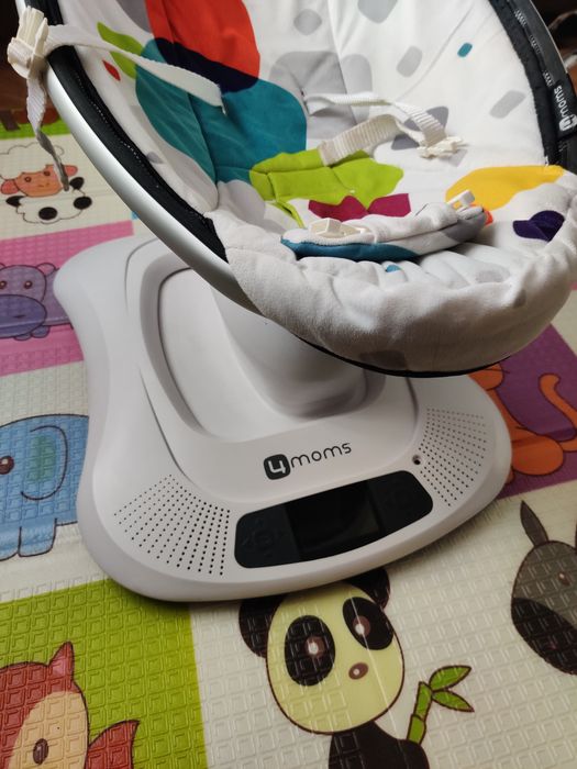 4 MOMS MAMARoo Заколисуючий центр для малюків