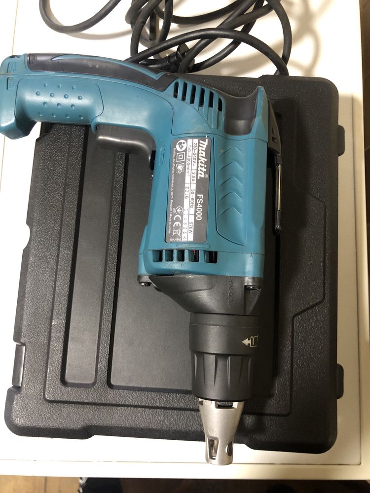 Шуруповерт сетевой Makita FS4000