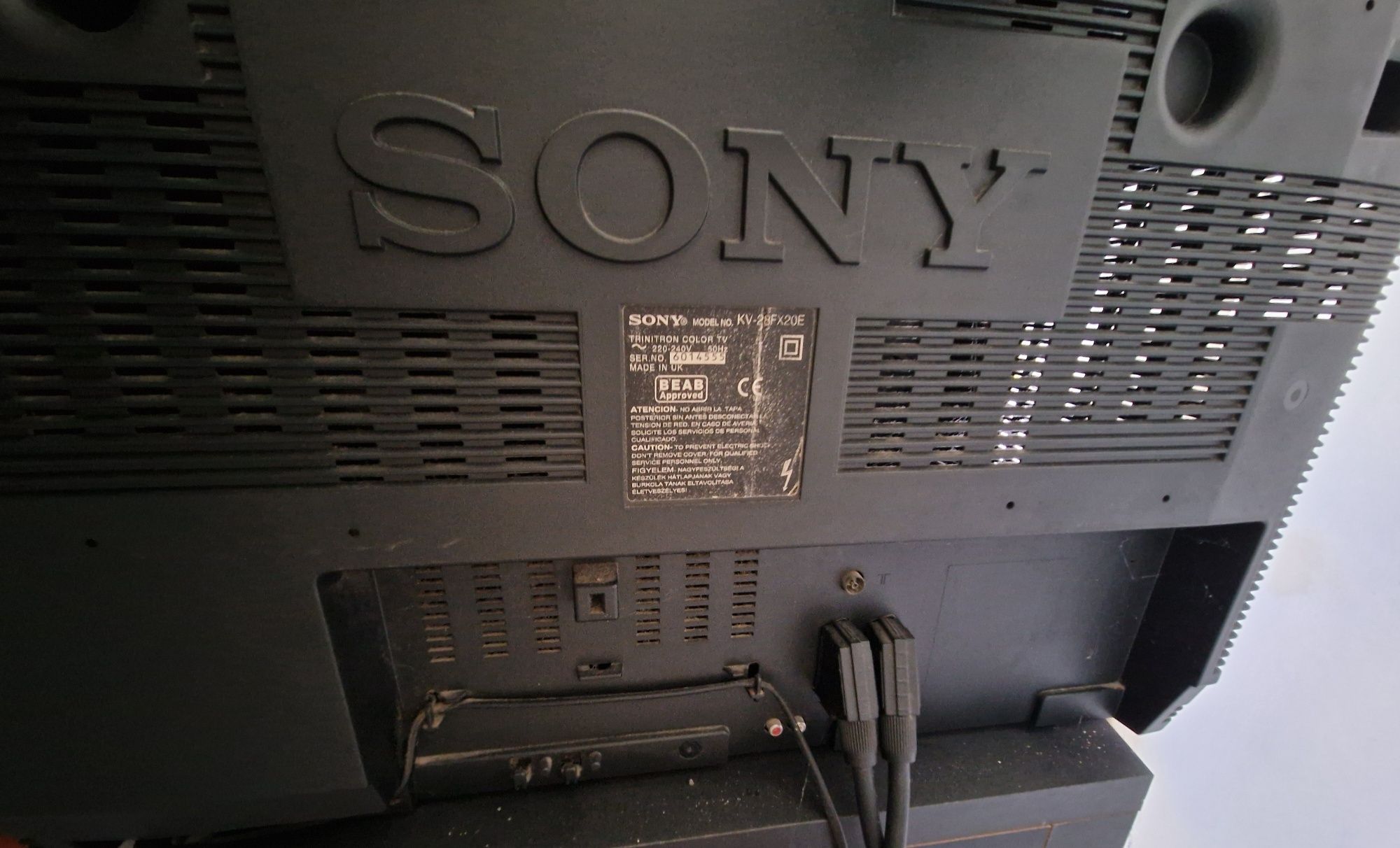 TV Sony Trinitron KV-28FX20E + Móvel Integrado + Leitor DVD + TDT