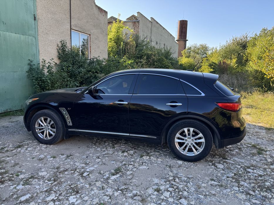 Infiniti QX70 3,7 газ/бенз 2013
