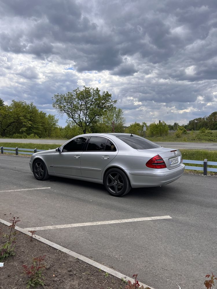 Mercedes-Benz E-Class W-211