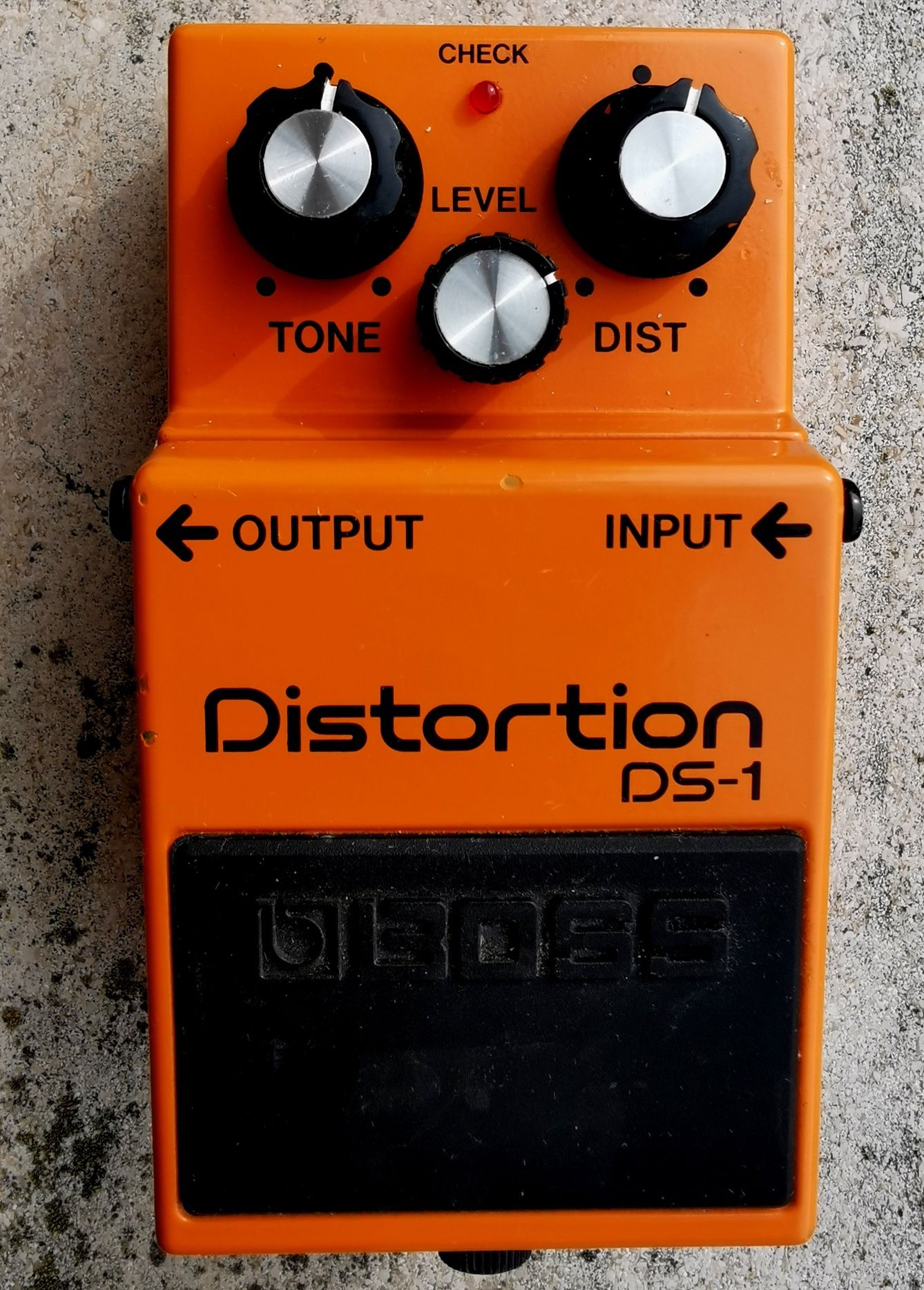 Boss Distortion DS-1