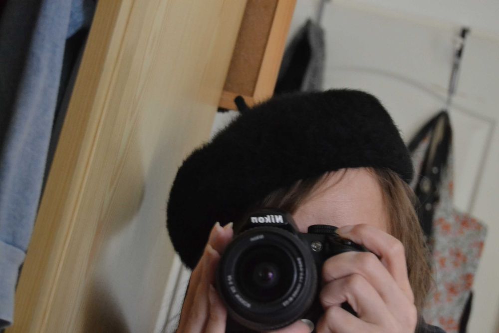 Ciepły czarny beret "paryski" :) podbity gąbką, ze sznureczkiem