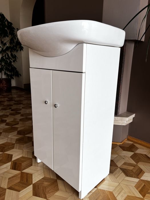 Umywalka z szafką nowa