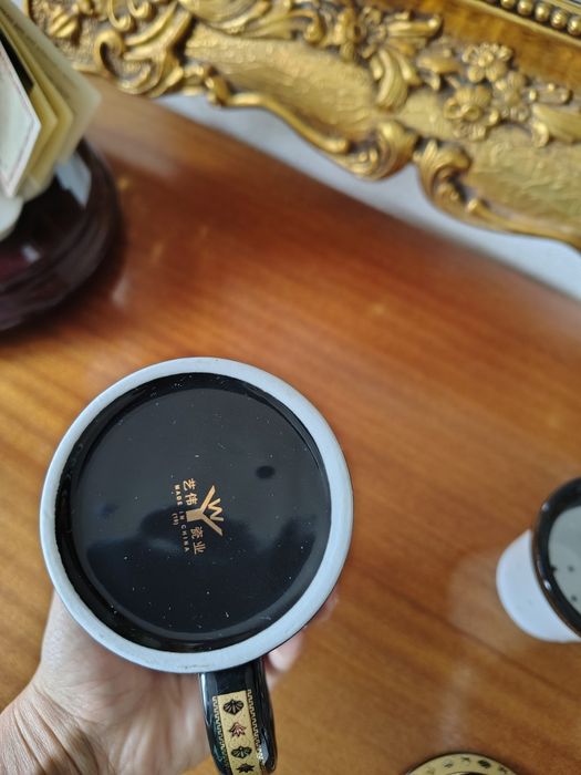 Elegancki kubek z zaparzaczem porcelana