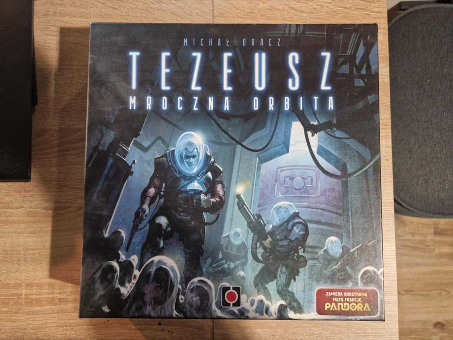 Tezeusz mroczna orbita Boty i Łowcy PL