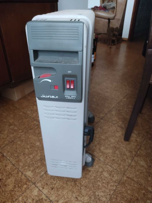 2 Aquecedores elétricos a óleo 1 JUNEX outro IBISA cada 45€/dois 80€