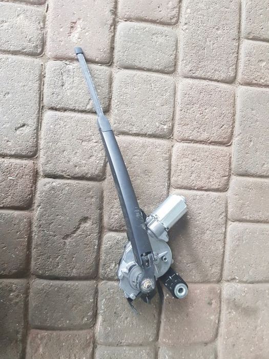 Volkswagen Golf V Plus Silniczek Wycieraczek Tył