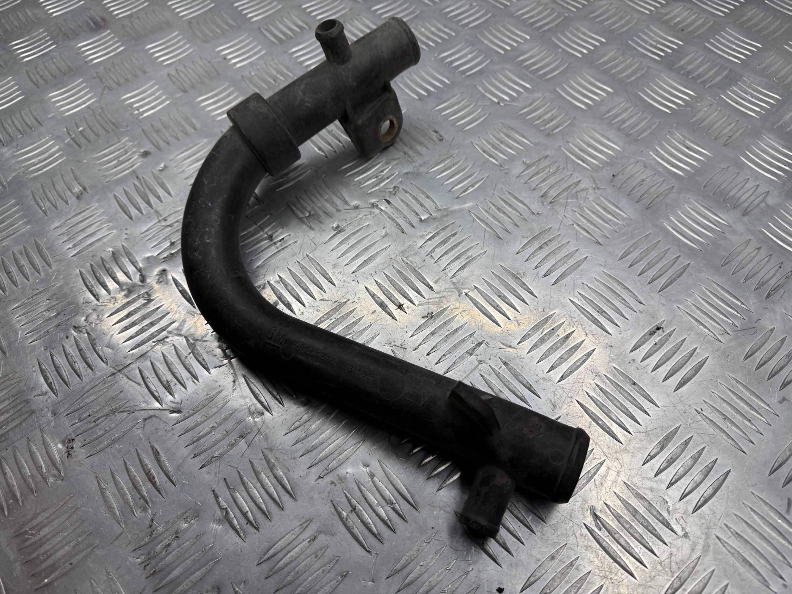 Патрубок охлаждения OPEL VECTRA A Opel Kadett E 90264580