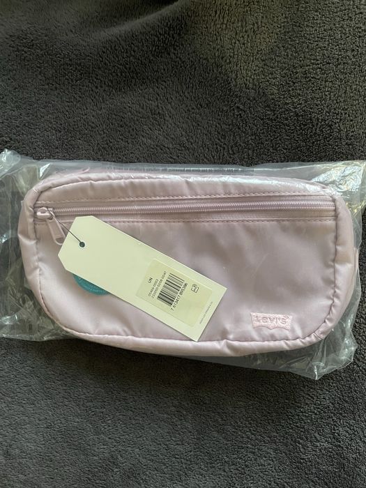 Жіноча поясна сумка Levi’s