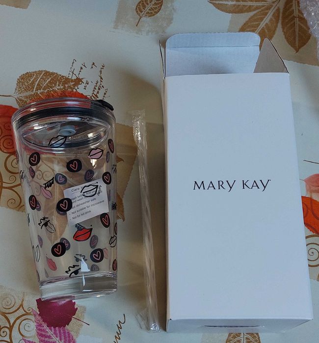 Nowy kubek szklany bidon ze słomką Mary Kay