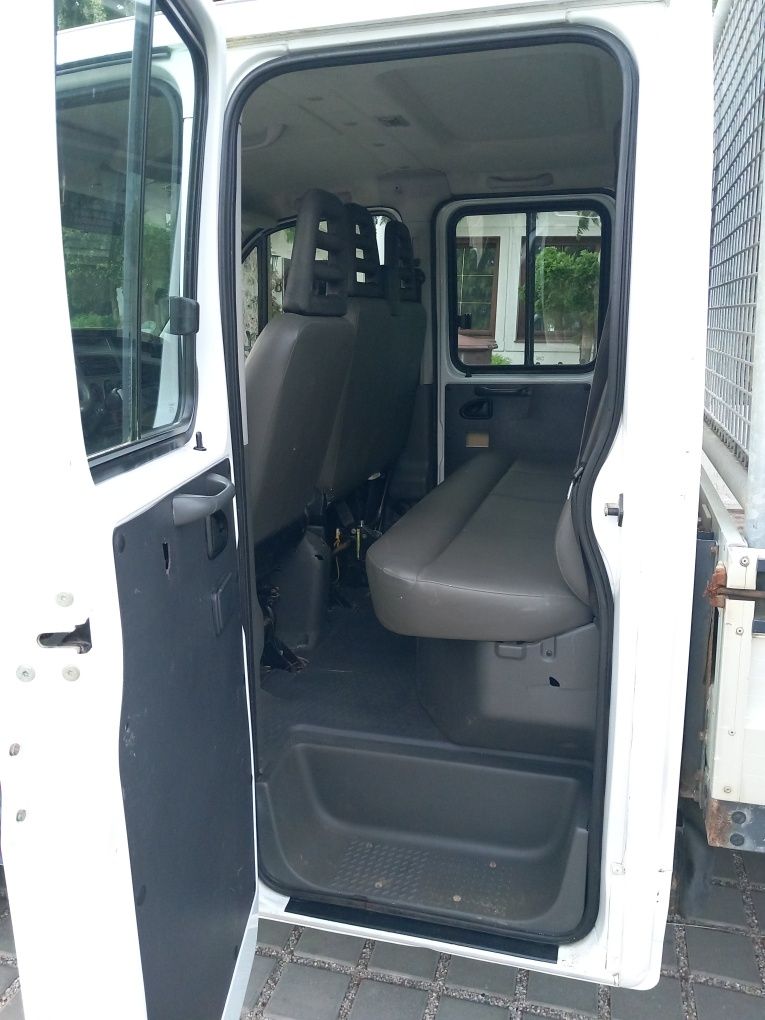 Iveco Daily 29L14 2.3 HPI 140 KM 2010 r DOKA Brygadówka 7-osób