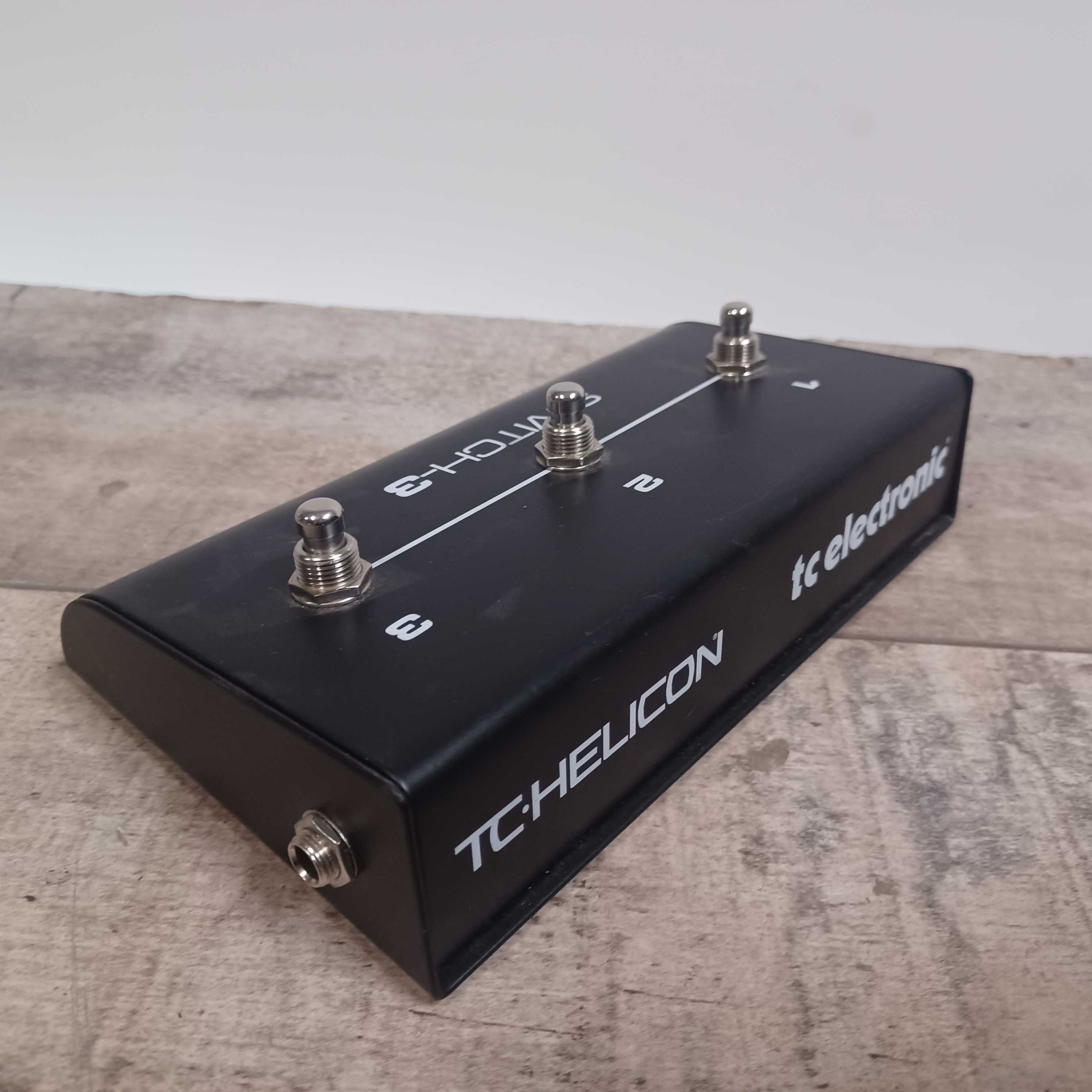 TC Helicon Switch -3 sterownik nożny