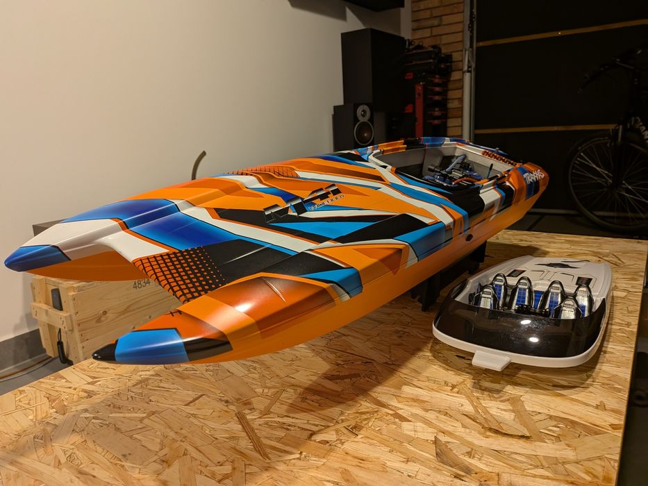 Traxxas M41 + SkyRC Q200 + 4 x Lipo