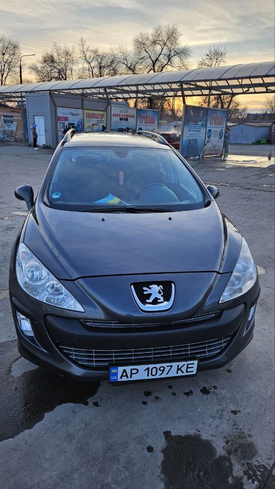 Peugeot 308 (2011 год) 1.6 дизель