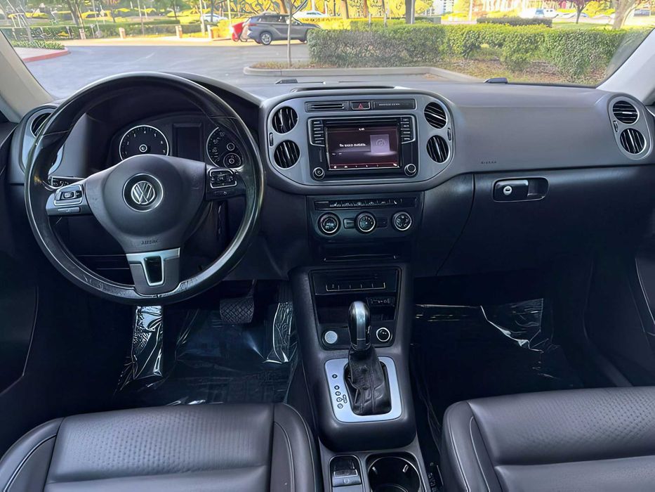 Volkswagen Tiguan      2017
