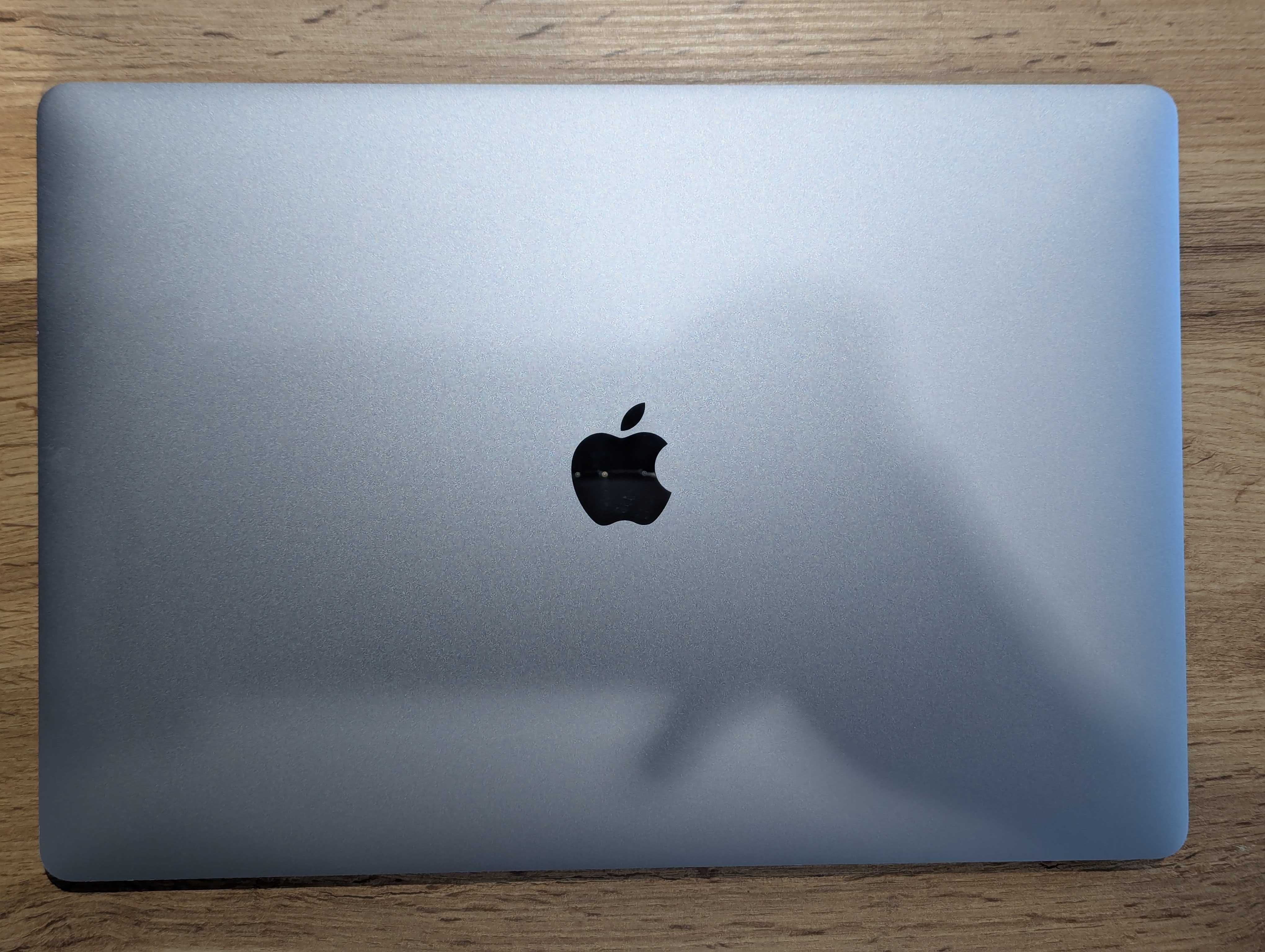 Macbook pro 16 2019 core i9 2.4ghz 64/512gb pro 5500m 8gb