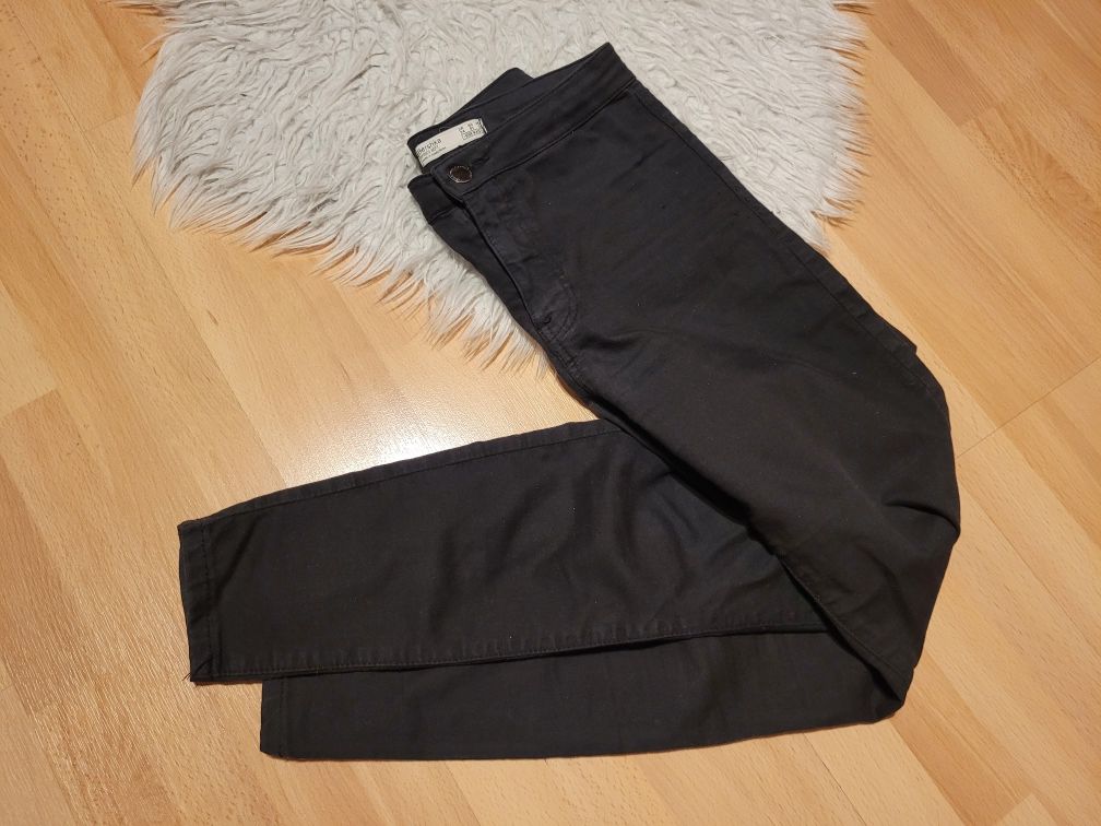 Czarne spodnie Bershka Basic 34 skinny rurki high waist